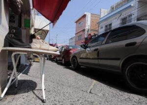 Amigo comerciante de Salamanca: ¡evita obstruir el paso peatonal! Amigo comerciante de Salamanca: ¡evita obstruir el paso peatonal!