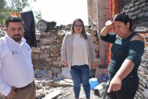 Chío Cervantes supervisa trabajos de rehabilitación en vivienda siniestrada Chío Cervantes supervisa trabajos de rehabilitación en vivienda siniestrada