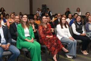 RENUEVAN ACUERDOS DE COLABORACIÓN ENTRE SOCIEDAD Y GOBIERNO RENUEVAN ACUERDOS DE COLABORACIÓN ENTRE SOCIEDAD Y GOBIERNO