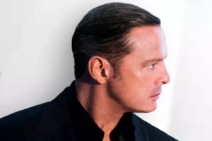 Luis Miguel califica de ‘falsa’ orden de aprehensión en su contra Luis Miguel califica de ‘falsa’ orden de aprehensión en su contra