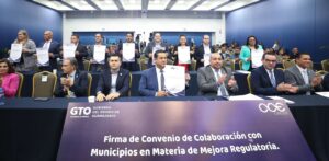 Entrega Gobernador apoyos del Programa Mi Tienda al 100. Entrega Gobernador apoyos del Programa Mi Tienda al 100.