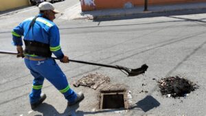 IMPLEMENTAN ACCIONES PREVENTIVAS ANTE TEMPORADA DE LLUVIAS IMPLEMENTAN ACCIONES PREVENTIVAS ANTE TEMPORADA DE LLUVIAS