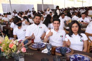 CELEBRA F&P MFG SU DÉCIMO ANIVERSARIO CELEBRA F&P MFG SU DÉCIMO ANIVERSARIO