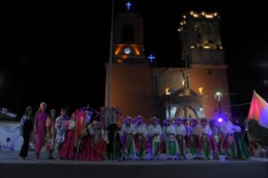 Gran fiesta folclórica en Plaza Constitución de Abasolo Gran fiesta folclórica en Plaza Constitución de Abasolo