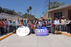 Chío y Libia realizan gira de obras en Abasolo Chío y Libia realizan gira de obras en Abasolo