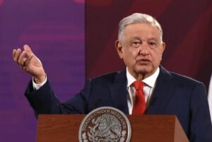 Enviará AMLO iniciativa en 2024 para que la Guardia Nacional pase a la Sedena Enviará AMLO iniciativa en 2024 para que la Guardia Nacional pase a la Sedena