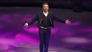 Le llueven críticas a Alejandro Fernández por su estado físico Le llueven críticas a Alejandro Fernández por su estado físico