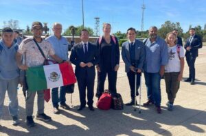 Logran evacuar con éxito a cinco mexicanos de Sudán, anuncia Ebrard Logran evacuar con éxito a cinco mexicanos de Sudán, anuncia Ebrard