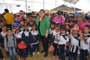 Chío Cervantes recibe a más niños en Expo Feria Abasolo 2023 Chío Cervantes recibe a más niños en Expo Feria Abasolo 2023