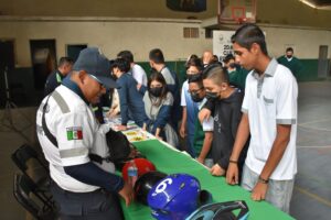 Llevan actividades de Educación Vial a Secundaria Nicolás Bravo Llevan actividades de Educación Vial a Secundaria Nicolás Bravo