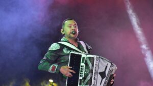 Los Buitres de Culiacán ponen el ambiente norteño en Abasolo (Galería) Los Buitres de Culiacán ponen el ambiente norteño en Abasolo (Galería)