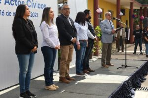 DESTACAN LABOR DOCENTE DURANTE ACTO CÍVICO DESTACAN LABOR DOCENTE DURANTE ACTO CÍVICO
