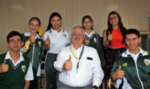 Alumnos de la secundaria general 5 “Bicentenario de la Independencia”, destacan en selectivo estatal de matemáticas Alumnos de la secundaria general 5 “Bicentenario de la Independencia”, destacan en selectivo estatal de matemáticas