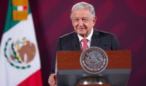Asegura AMLO que comprar Banamex significaría ahorros para el gobierno Asegura AMLO que comprar Banamex significaría ahorros para el gobierno