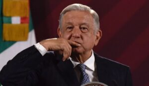 Destaca AMLO que aumentaran sueldos para maestros Destaca AMLO que aumentaran sueldos para maestros