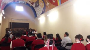 Imparten diálogo de cultura a alumnos de secundaria para preservar el patrimonio de Irapuato Imparten diálogo de cultura a alumnos de secundaria para preservar el patrimonio de Irapuato