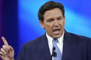 Pide AMLO a hispanos que no voten por Ron DeSantis tras sus propuestas antimigrantes Pide AMLO a hispanos que no voten por Ron DeSantis tras sus propuestas antimigrantes