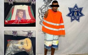 Roban en la casa de Juan Gabriel Roban en la casa de Juan Gabriel