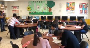 Brindan clases de educación básica a adultos y a menores con discapacidad Brindan clases de educación básica a adultos y a menores con discapacidad