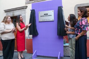 INAUGURAN EXPOSICIÓN DE MARÍA ESQUERRA INAUGURAN EXPOSICIÓN DE MARÍA ESQUERRA