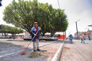 Continúan los trabajos de rescate y mantenimiento de espacios públicos Continúan los trabajos de rescate y mantenimiento de espacios públicos