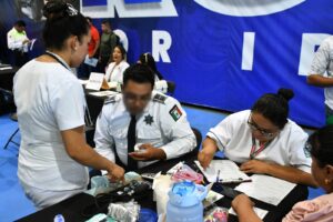 ACERCAN FERIA DE SALUD A PERSONAL DE SEGURIDAD ACERCAN FERIA DE SALUD A PERSONAL DE SEGURIDAD