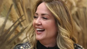 Andrea Legarreta responde a las críticas por borrar a Adame de su foto Andrea Legarreta responde a las críticas por borrar a Adame de su foto