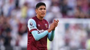 El Dortmund se baja de la puja por Edson Álvarez El Dortmund se baja de la puja por Edson Álvarez