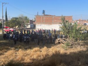 ESTUDIANTES LEVANTAN BASURA DEL RÍO LERMA ESTUDIANTES LEVANTAN BASURA DEL RÍO LERMA
