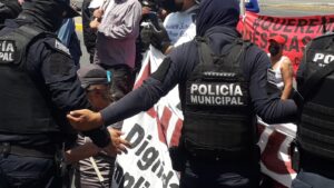 Manifestación de habitantes de Lo de Juárez provoca enfrentamientos Manifestación de habitantes de Lo de Juárez provoca enfrentamientos