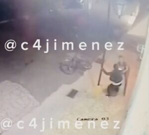 Mujer se libra de asalto tras rápida reacción Mujer se libra de asalto tras rápida reacción