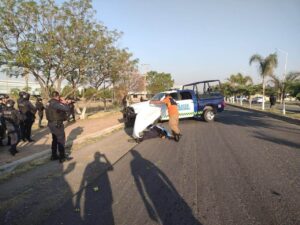 Asesinan a dos elementos de la FSPE en Juventino Rosas Asesinan a dos elementos de la FSPE en Juventino Rosas