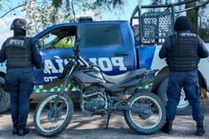 ABANDONARON UNA MOTOCICLETA ROBADA A UN LADO DE LA CARRETERA QUE VA A PUEBLO NUEVO ABANDONARON UNA MOTOCICLETA ROBADA A UN LADO DE LA CARRETERA QUE VA A PUEBLO NUEVO