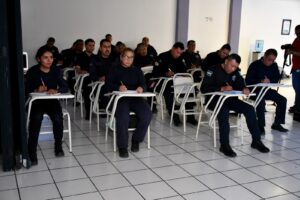CAPACITAN A POLICÍAS EN PERSPECTIVA DE GÉNERO CAPACITAN A POLICÍAS EN PERSPECTIVA DE GÉNERO