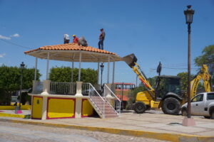 Rehabilitamos el Kiosco en el poblado de Los Hornos Rehabilitamos el Kiosco en el poblado de Los Hornos