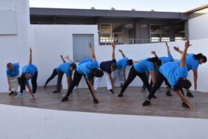 Clase de Yoga y Voces del Gerontológico en Jueves Cultural del CDC Clase de Yoga y Voces del Gerontológico en Jueves Cultural del CDC