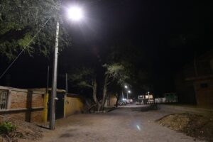 ILUMINAN CALLES PARA FAMILIAS DE SAN VICENT ILUMINAN CALLES PARA FAMILIAS DE SAN VICENT