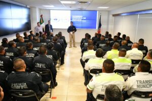 SE CAPACITAN CONSTANTEMENTE POLICÍAS Y TRÁNSITOS MUNICIPALES SE CAPACITAN CONSTANTEMENTE POLICÍAS Y TRÁNSITOS MUNICIPALES