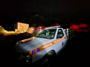 Rescatan PC Municipal y Bomberos a hombre en el Cerro de Sirena Rescatan PC Municipal y Bomberos a hombre en el Cerro de Sirena