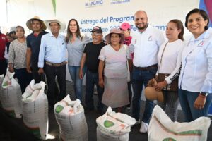 APOYAN A PRODUCTORES DEL CAMPO APOYAN A PRODUCTORES DEL CAMPO