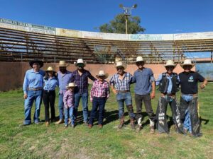 CUMPLEN SUEÑO DE ALEX Y PRESENCIA UN RODEO VESTIDO DE VAQUERO PERO ADEMÁS LO SORPRENDEN CON UN PASTEL PARA FESTEJARLE SU CUMPLEAÑOS CUMPLEN SUEÑO DE ALEX Y PRESENCIA UN RODEO VESTIDO DE VAQUERO PERO ADEMÁS LO SORPRENDEN CON UN PASTEL PARA FESTEJARLE SU CUMPLEAÑOS