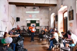 Capacitan a personal de bares y antros en prevención de riesgos Capacitan a personal de bares y antros en prevención de riesgos