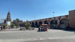 Se reúnen autoridades para atender peticiones de comerciantes de Irapuato Se reúnen autoridades para atender peticiones de comerciantes de Irapuato