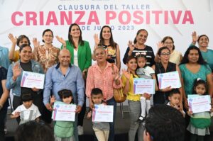 Se gradúan asistentes de Taller de Crianza Positiva Se gradúan asistentes de Taller de Crianza Positiva