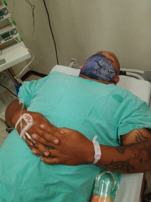 Piden ayuda para hombre enfermo que ha sido internado constantemente en el IMSS y quien junto con su esposa e hijos padecen de carencias económicas. Piden ayuda para hombre enfermo que ha sido internado constantemente en el IMSS y quien junto con su esposa e hijos padecen de carencias económicas.