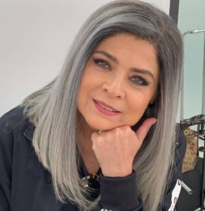 Victoria Ruffo aparece en silla de ruedas y preocupa a sus fanáticos Victoria Ruffo aparece en silla de ruedas y preocupa a sus fanáticos