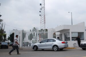 Ciudadanos pueden contratar a cualquiera de las 23 empresas de seguridad privada que están legalmente reconocidas por el estado y municipio. Ciudadanos pueden contratar a cualquiera de las 23 empresas de seguridad privada que están legalmente reconocidas por el estado y municipio.