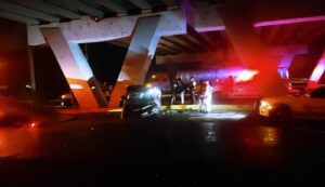 FALTA LUMINARIAS NO SOLAMENTE OCURRE EN LA MANCHA URBANA, SINO TAMBIÉN EN COMUNIDADES COMO VALTIERRILLA Y EL PUENTE DE LA CARRETERA FEDERAL LIBRE TRAMO CARRETERO SALAMANCA-CELAYA. FALTA LUMINARIAS NO SOLAMENTE OCURRE EN LA MANCHA URBANA, SINO TAMBIÉN EN COMUNIDADES COMO VALTIERRILLA Y EL PUENTE DE LA CARRETERA FEDERAL LIBRE TRAMO CARRETERO SALAMANCA-CELAYA.