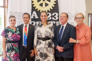 ENCABEZA LIBIA DENNISE TOMA DE PROTESTA DE NUEVA MESA DIRECTIVA DEL CLUB ROTARIO DE LEÓN 2023-2024 ENCABEZA LIBIA DENNISE TOMA DE PROTESTA DE NUEVA MESA DIRECTIVA DEL CLUB ROTARIO DE LEÓN 2023-2024