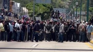 Buscarán tener un dialogo con manifestantes de Chilpancingo Buscarán tener un dialogo con manifestantes de Chilpancingo
